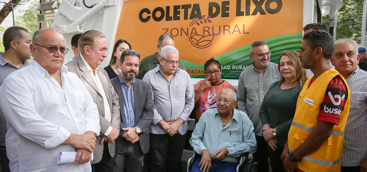 Prefeito Dr. Pessoa realizou a entrega dos caminhões compactadores
