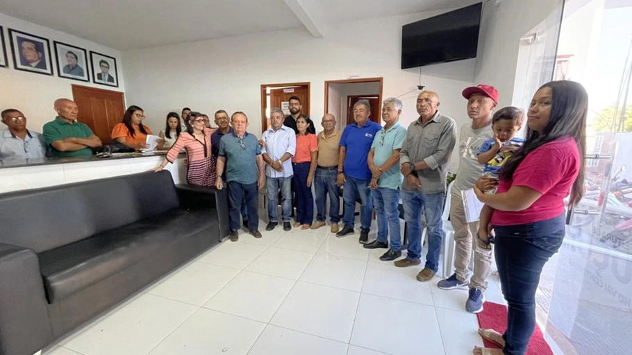 Prefeito Dr. Wagner Coelho realiza entrega de Certidões de Regularização e Legitimação Fundiária em Uruçuí