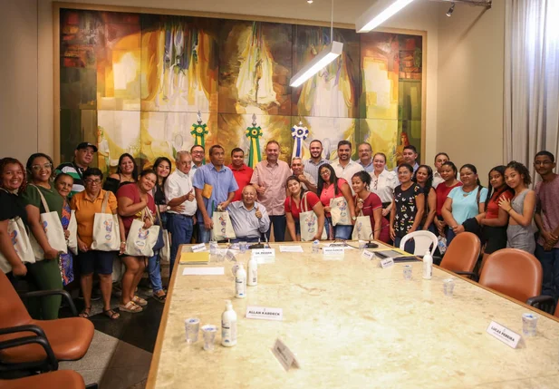 Prefeito recebeu hoje moradores do residencial Firmino Filho