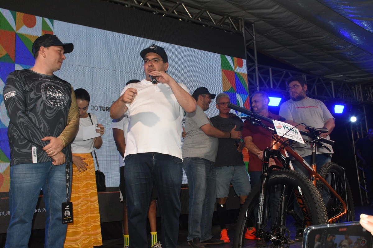 Rafael Fonteles prestigia 11ª edição do Picos Pro Race