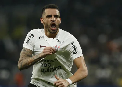 Renato Augusto foi o destaque da vitória corintiana