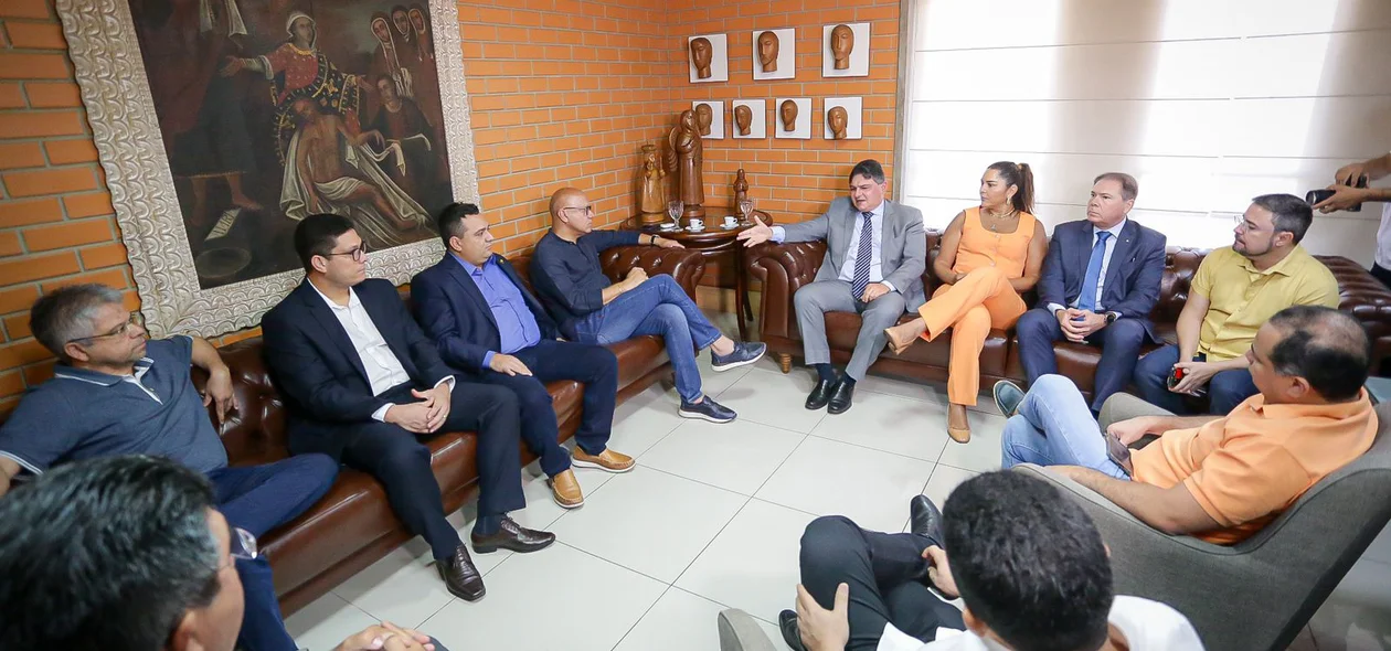 Reunião teve intuito de mostrar importância na entrega dos dados por parte das prefeituras sobre os dados do Censo Escolar