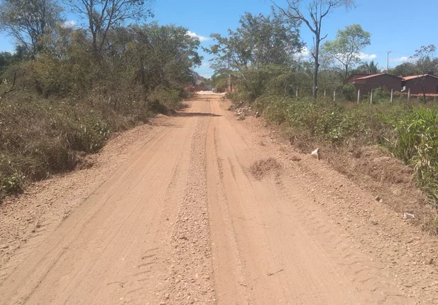 SAAD Sul realiza limpeza de via no bairro Cerâmica Cil