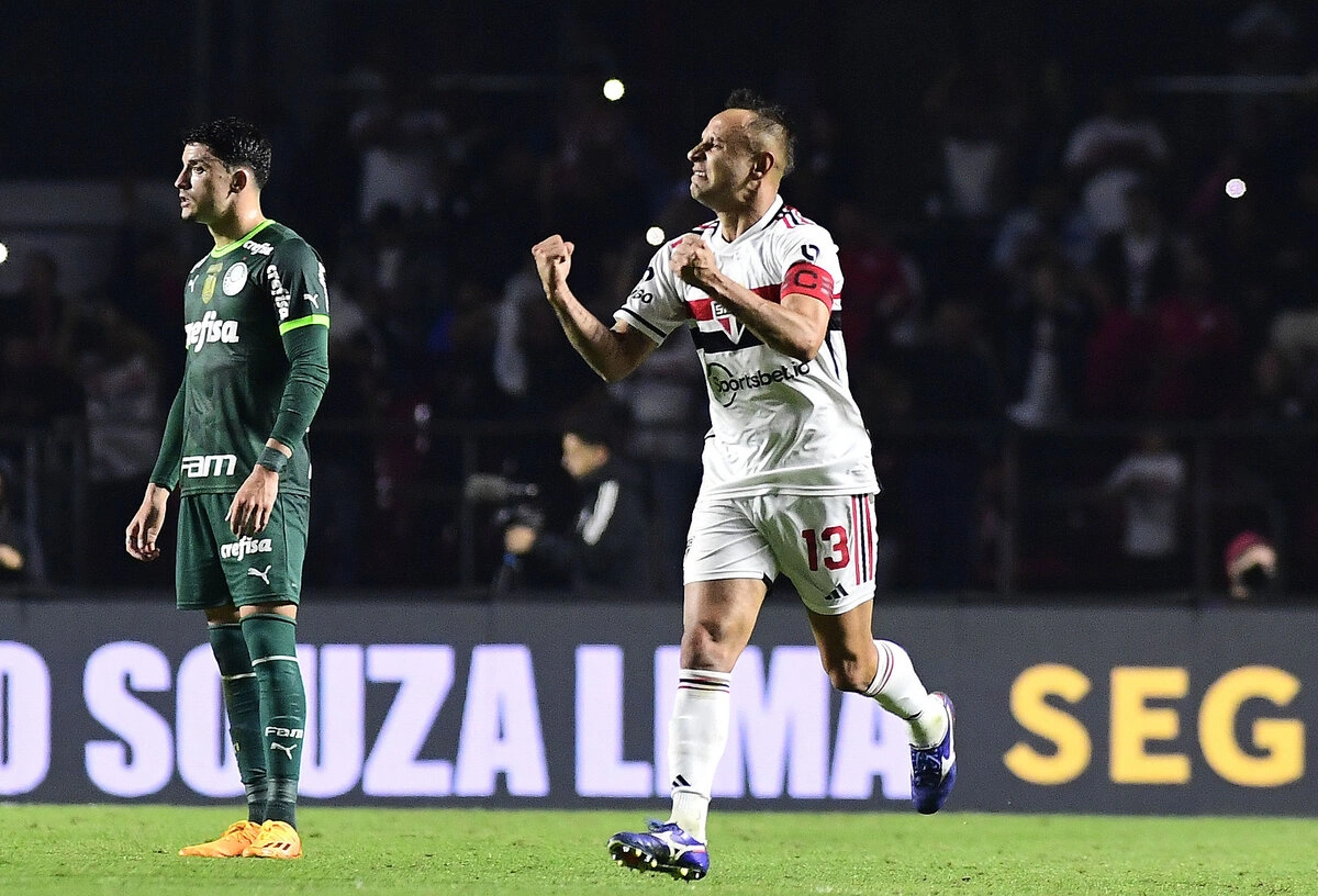 São Paulo venceu o Palmeiras com gol de Rafinha