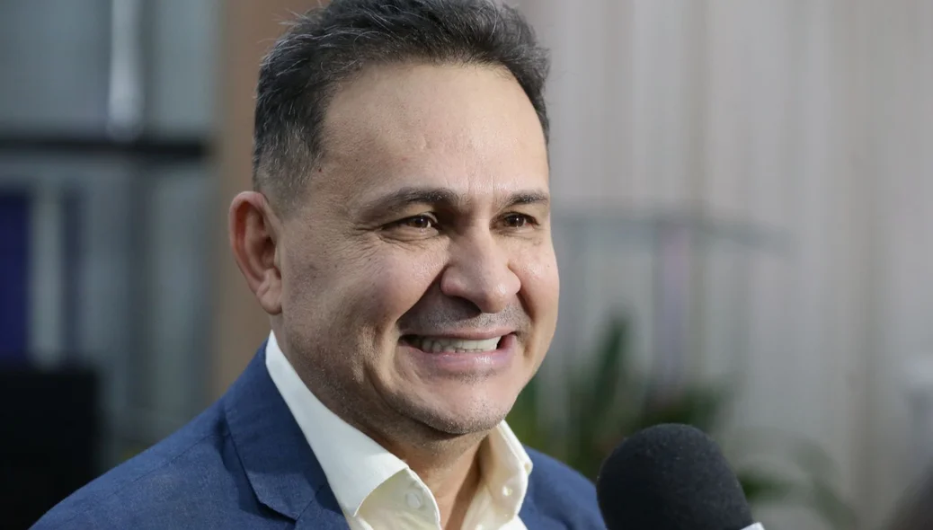 Secretário de Cultura Carlos Anchieta