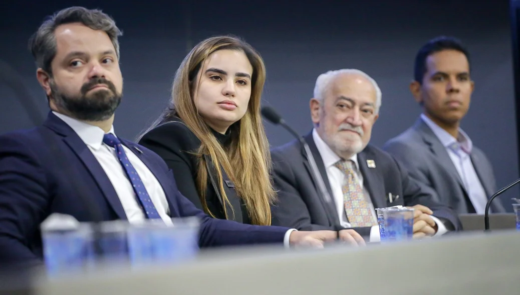 Secretário de Governo, Marcelo Noleto e deputada Bárbara Soares