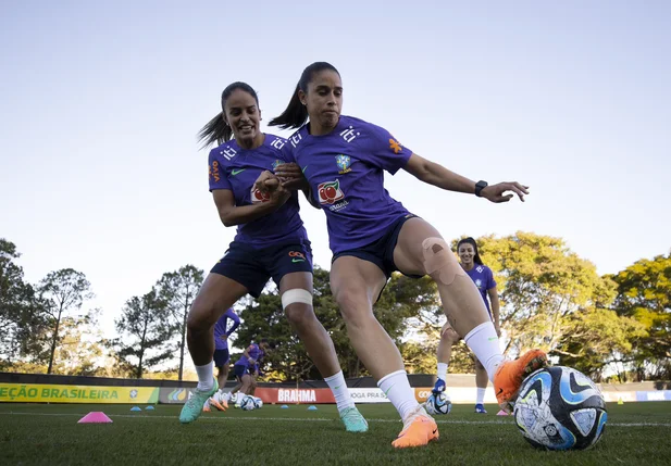 Seleção brasileira feminina realiza treino em Gold Coast