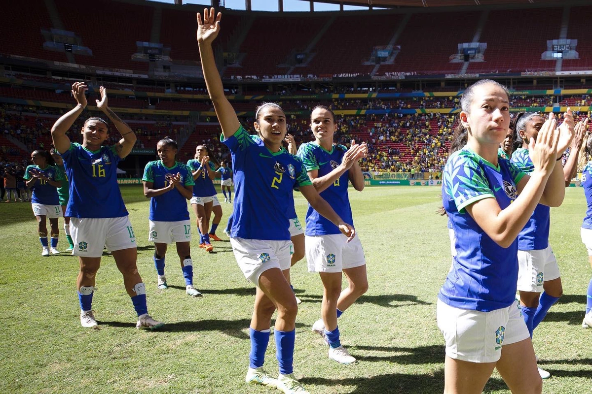 Seleção feminina de futebol venceu o Chile por 4 a 0 no último compromisso antes da Copa do Mundo