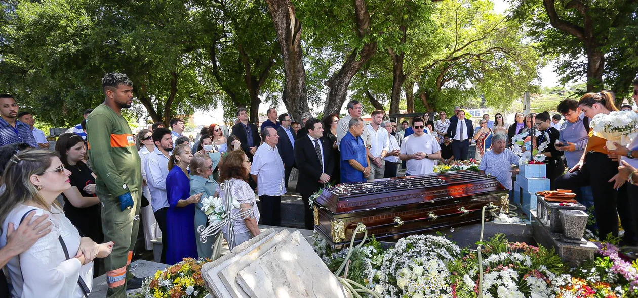 Sepultamento aconteceu na zona Norte de Teresina