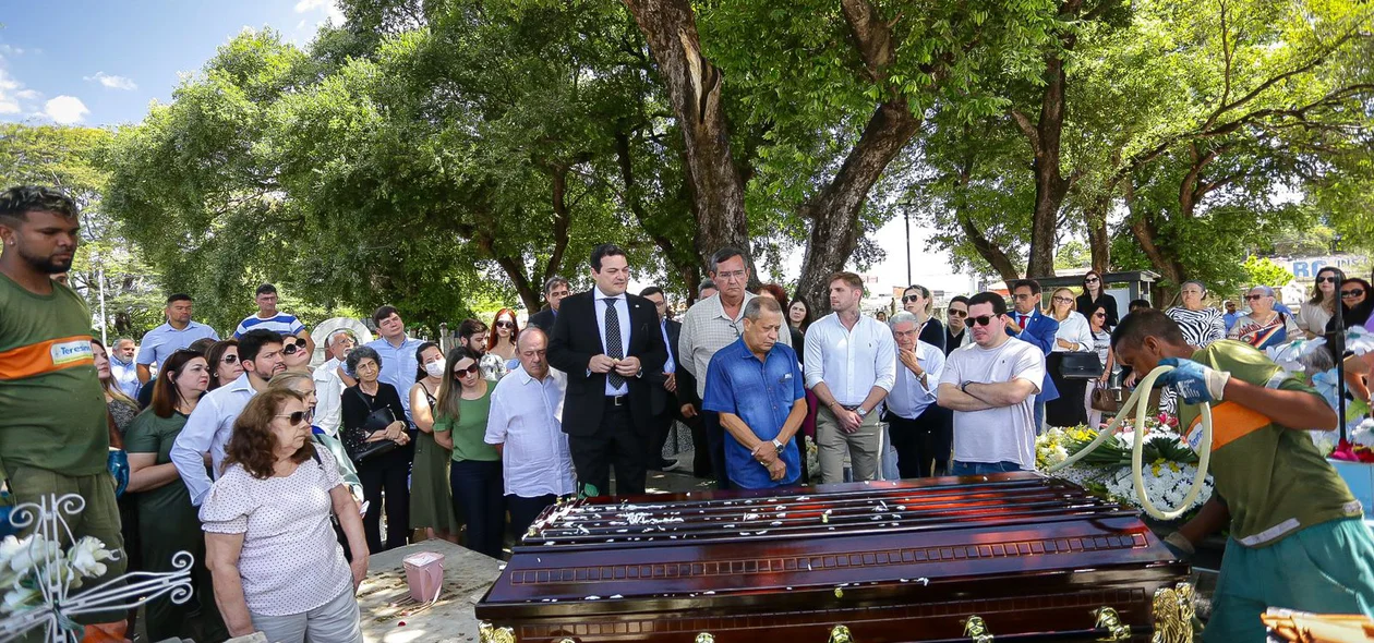 Sepultamento aconteceu no Cemitério São José, zona norte de Teresina