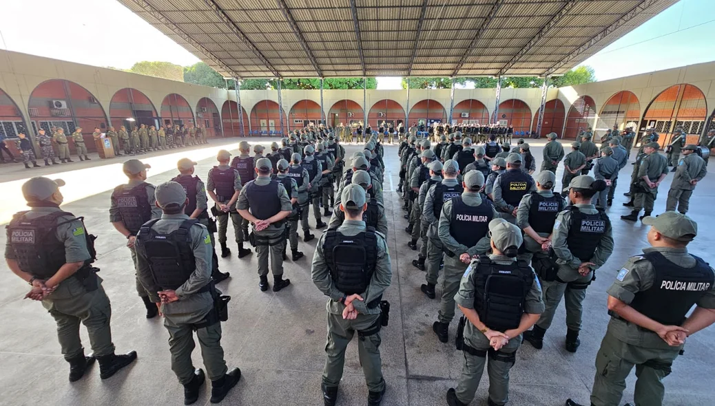 Solenidade de passagem de comendo de batalhão da Polícia Militar no Piauí