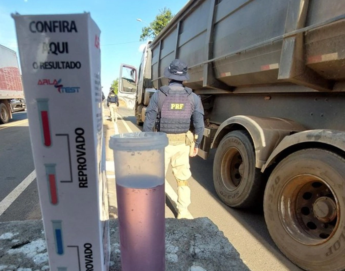 Teste com negro de Eriocromo T atesta adulteração no combustível Arla 32