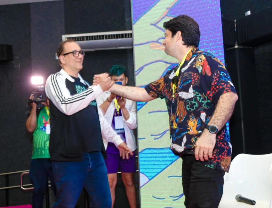 Última palestra no Tem Futuro também contou com homenagens