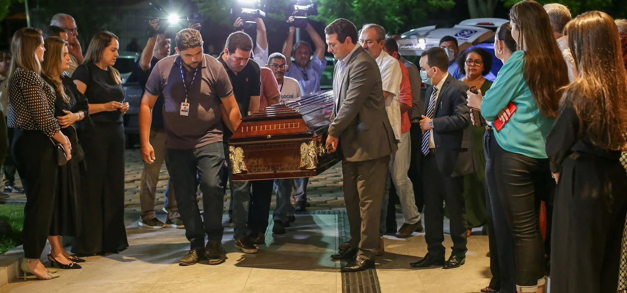 Velório do jurista Celso Barros Coelho aconteceu na sede da OAB-PI