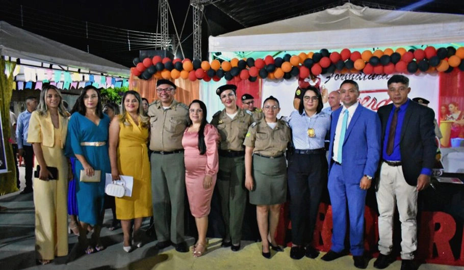 Vera Mendes realiza cerimônia de formatura para alunos do Programa Educacional de Resistência às Drogas e à Violência