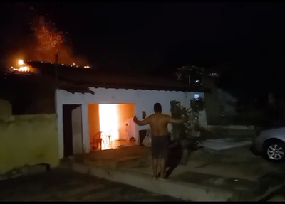 Vídeo registrado por moradores, mostra o momento do incêndio