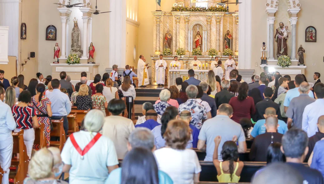 A Igreja Nossa Senhora do Amparo ficou lotada