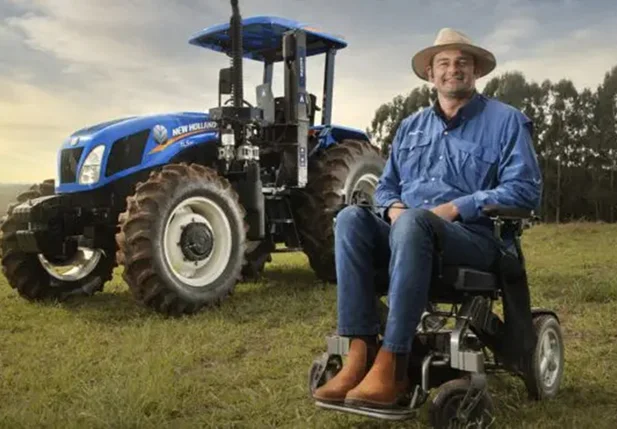 A New Holland Agriculture lançou o primeiro trator agrícola com acessibilidade para condutores que tem algum tipo de deficiência motora