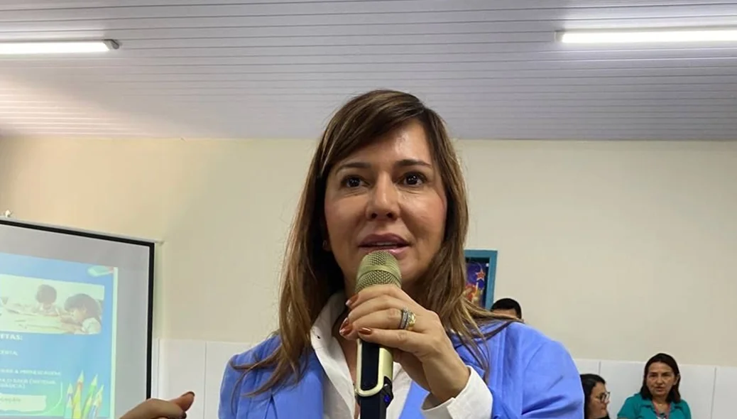 A prefeita da cidade, Ivanária Sampaio