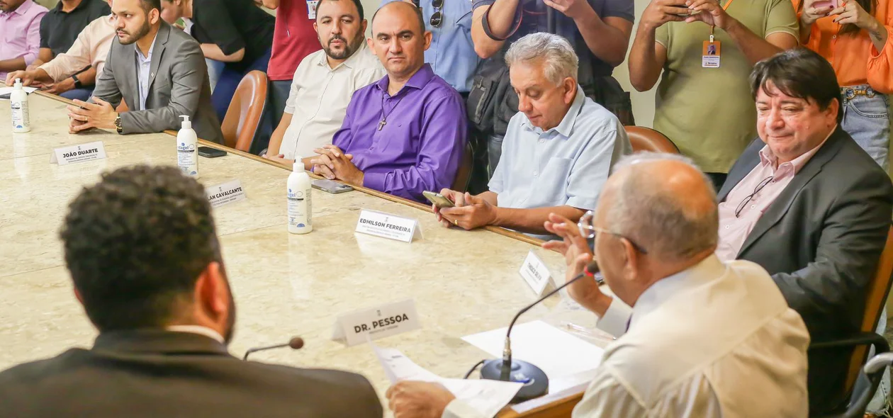 A solenidade aconteceu no salão nobre