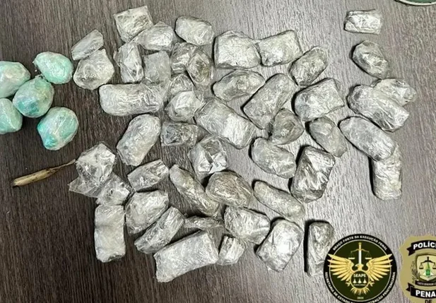 Advogada é presa com drogas nas partes íntimas