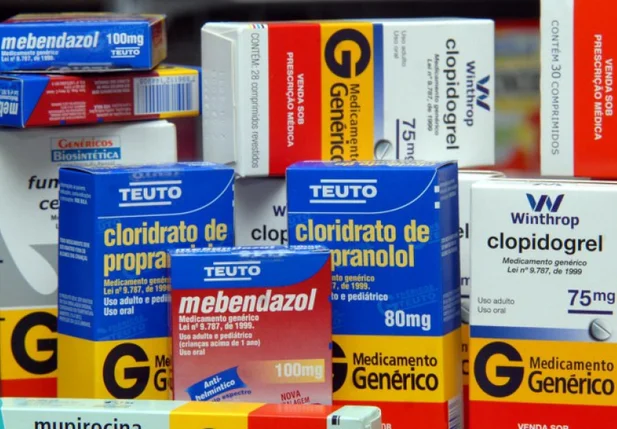 Anvisa alerta brasileiros sobre troca de marca de genéricos durante tratamentos