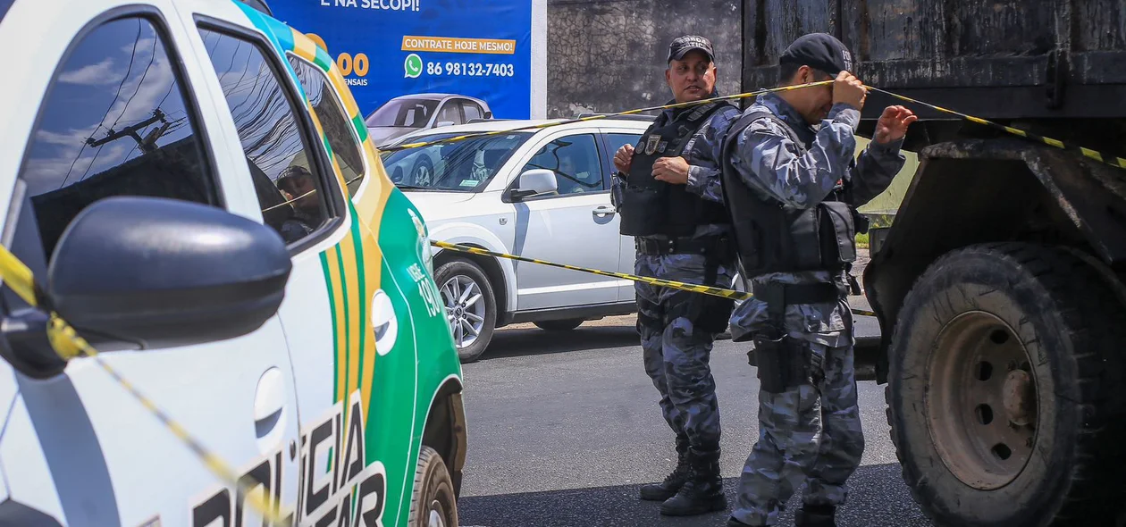 Área foi isolada para que a perícia pudesse realizar o trabalho no local