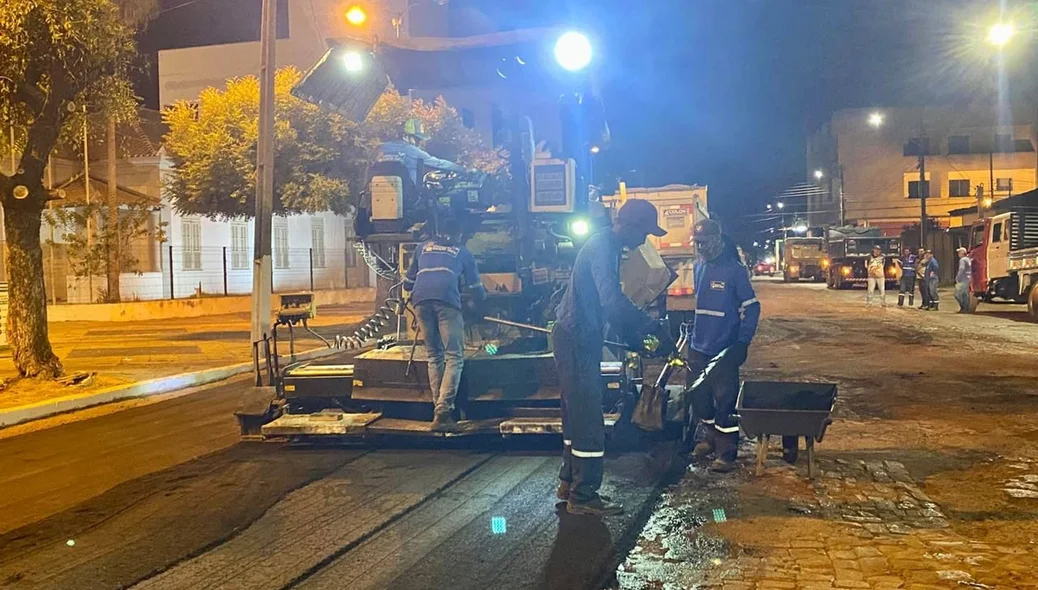 As vias escolhidas vão receber pavimentação em Concreto Betuminoso Usinado a Quente (CBUQ)