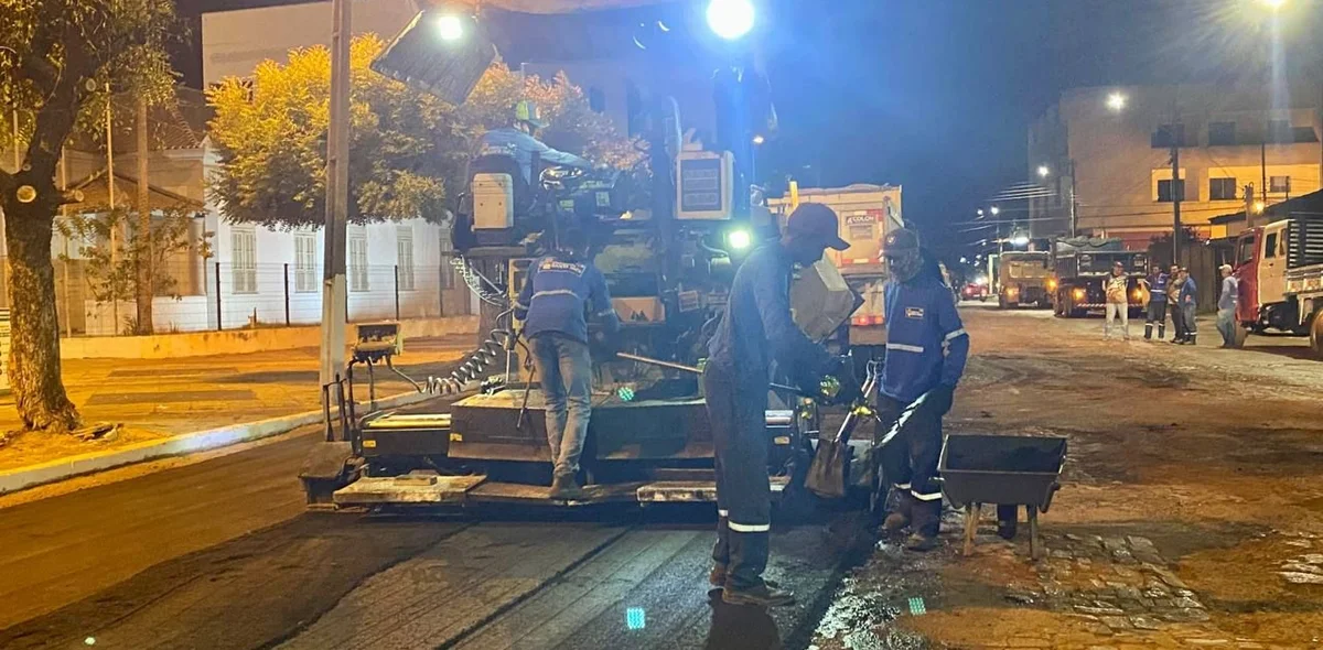 As vias escolhidas vão receber pavimentação em Concreto Betuminoso Usinado a Quente (CBUQ)