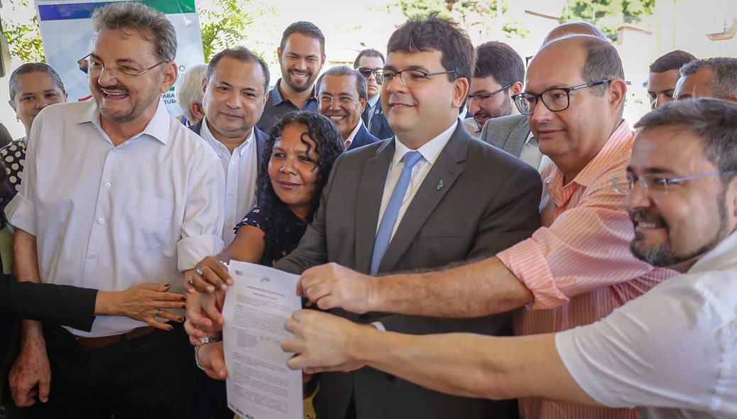 Assinatura da expansão do metrô de Teresina