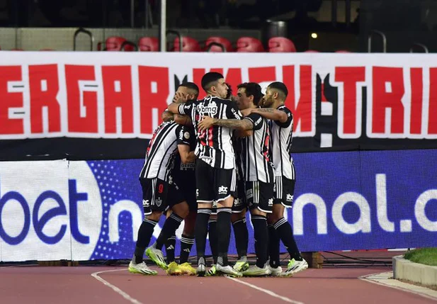 Atlético Mineiro vence São Paulo no Morumbi com gols de Hulk e Pávon