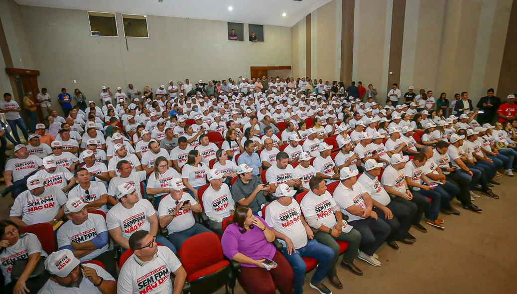 Ato aconteceu no Cine Teatro da Alepi