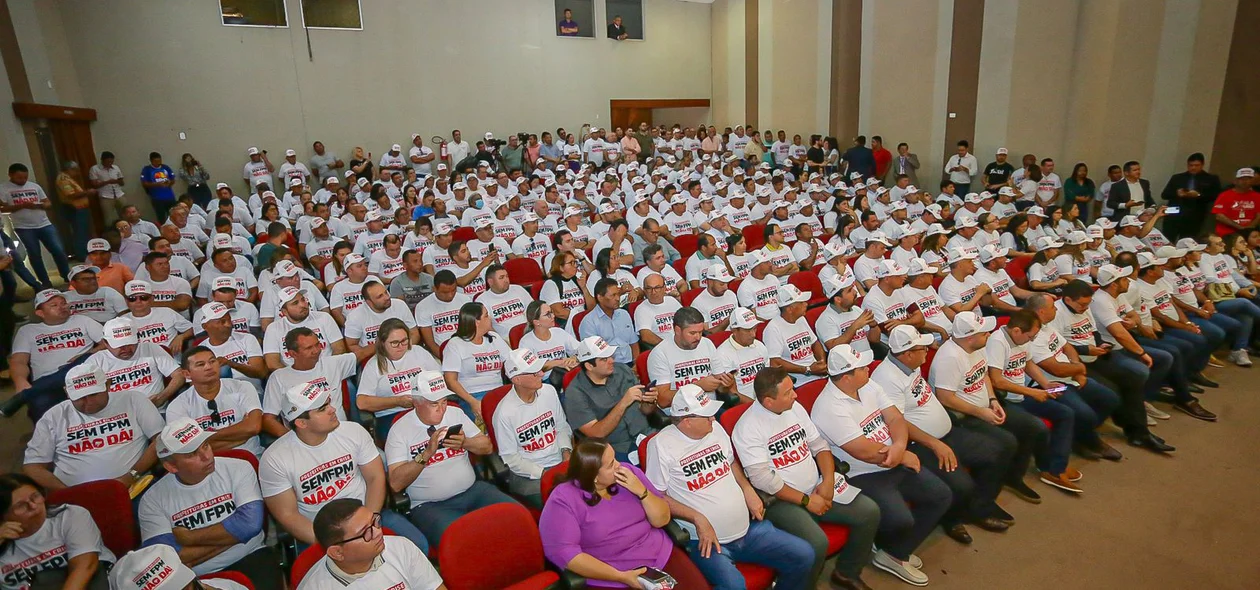 Ato aconteceu no Cine Teatro da Alepi