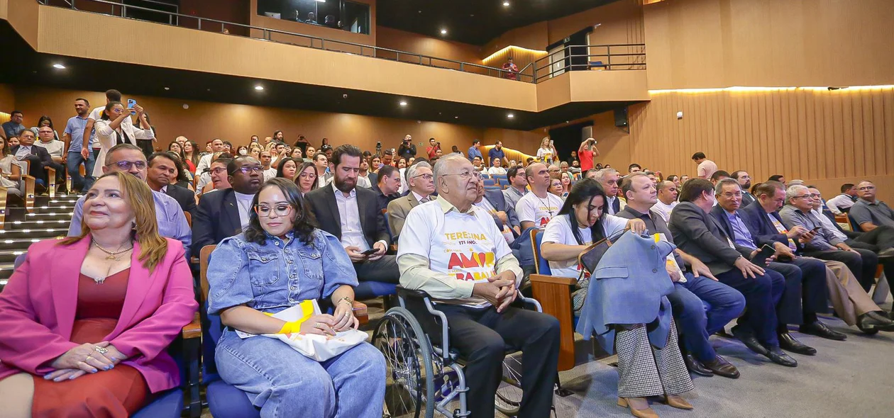 Autoridades na cerimônia