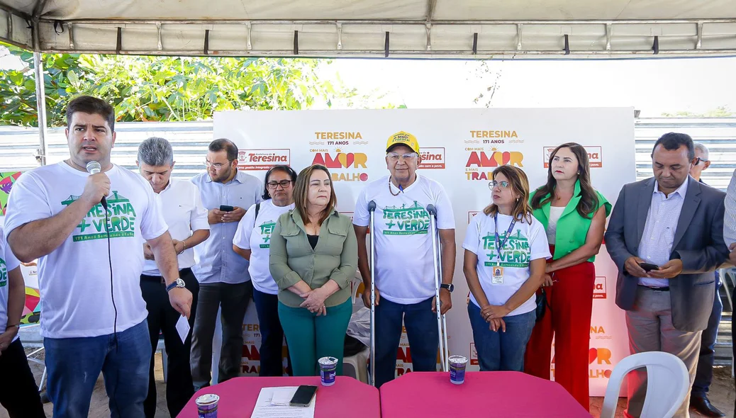 Autoridades participaram da solenidade