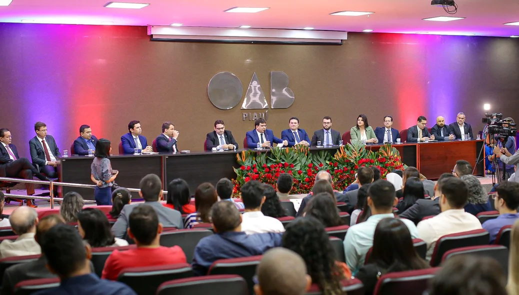 Autoridades participaram do seminário