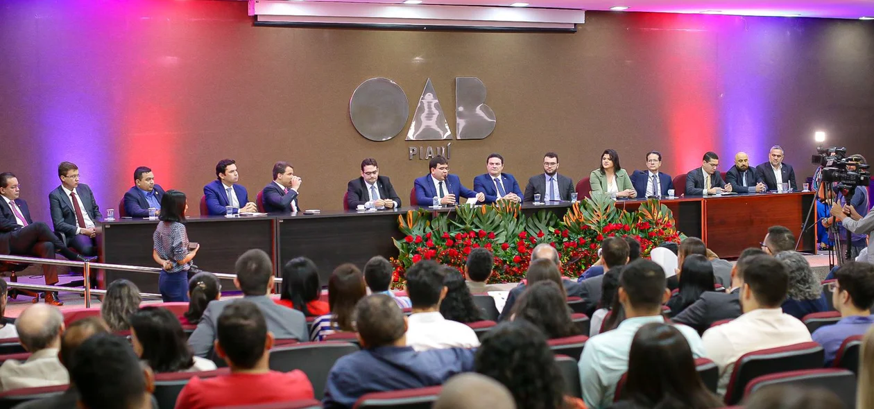 Autoridades participaram do seminário