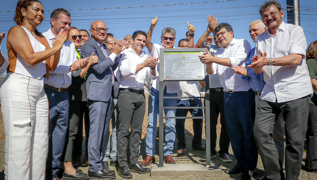 Autoridades políticas presentes