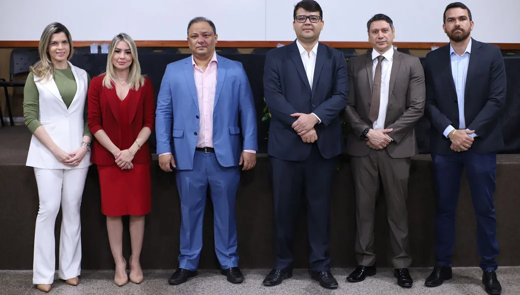 Autoridades presentes na nomeação dos novos delegados
