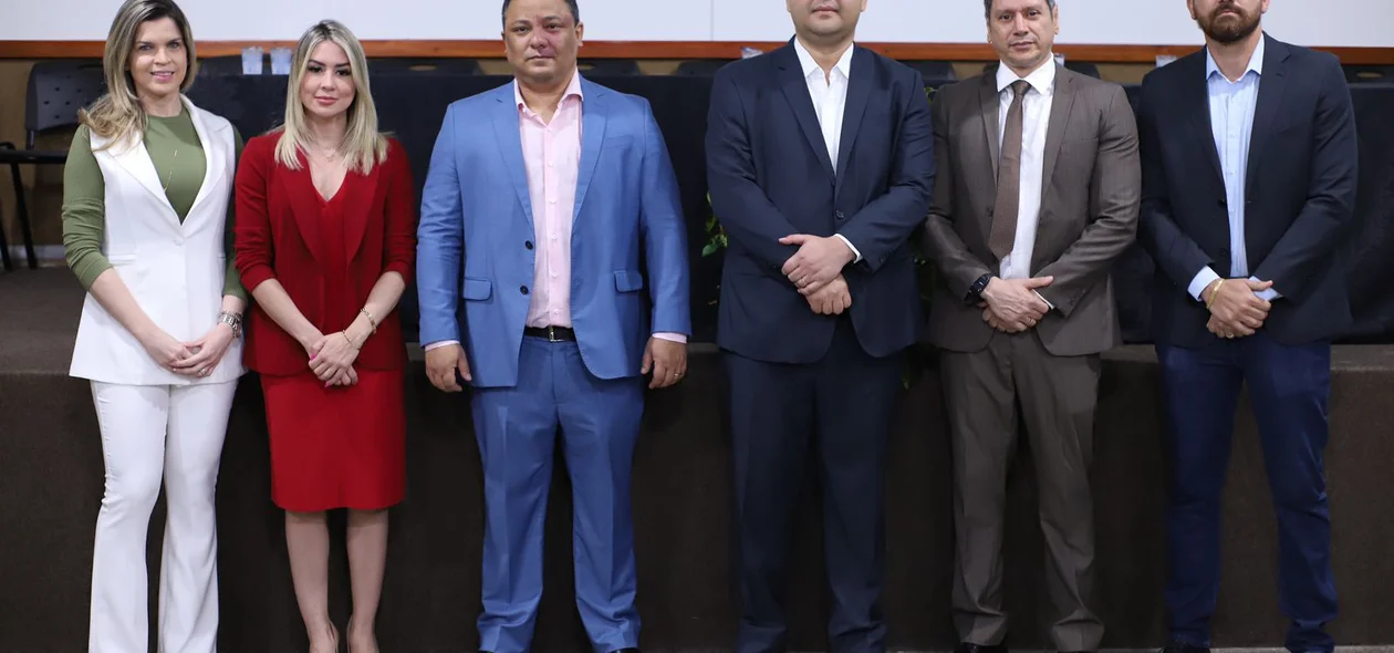 Autoridades presentes na nomeação dos novos delegados