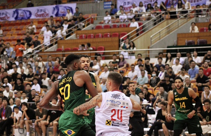 Baasquete Brasil enfrentou a Sérvia no encerramento da etapa de preparação