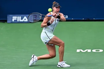 Bia Haddad vence polonesa Magdalena Frech por 2 sets 0, em sua primeira partida após lesão