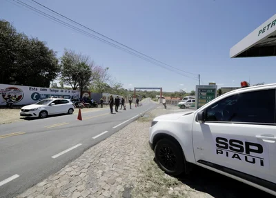 Blitz na cidade de Água Branca termina com 4 pessoas presas