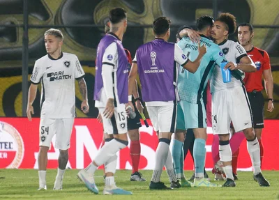 Botafogo fecha contratação de peças importantes para o Lyon