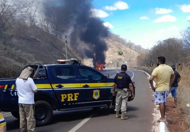 Caminhão pegou fogo na BR 316