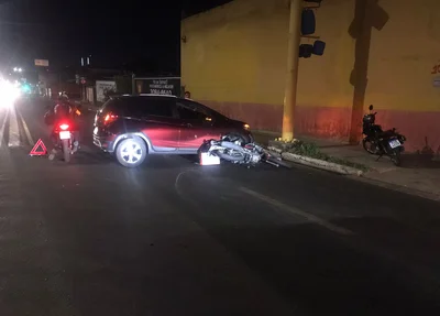 Carro bateu em motocicleta ao tentar realizar manobra