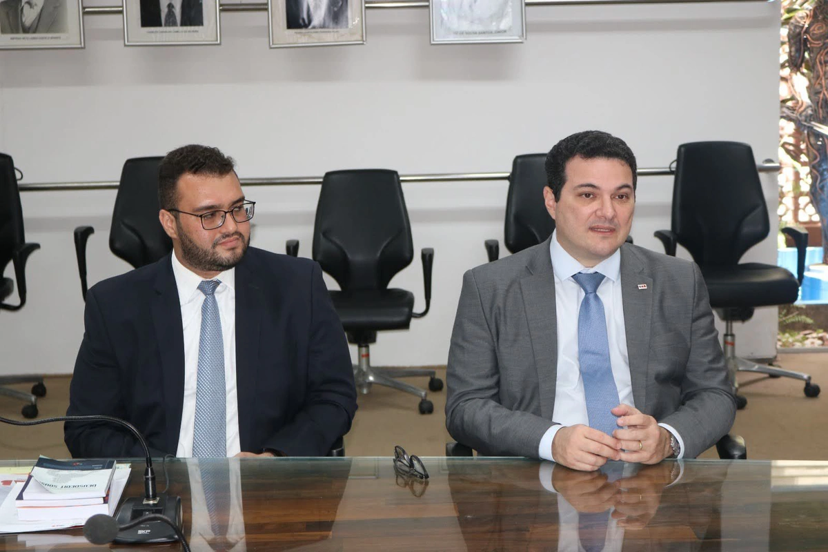 Celso Barros Neto e Thiago Carcará, diretor geral da ESA-PI