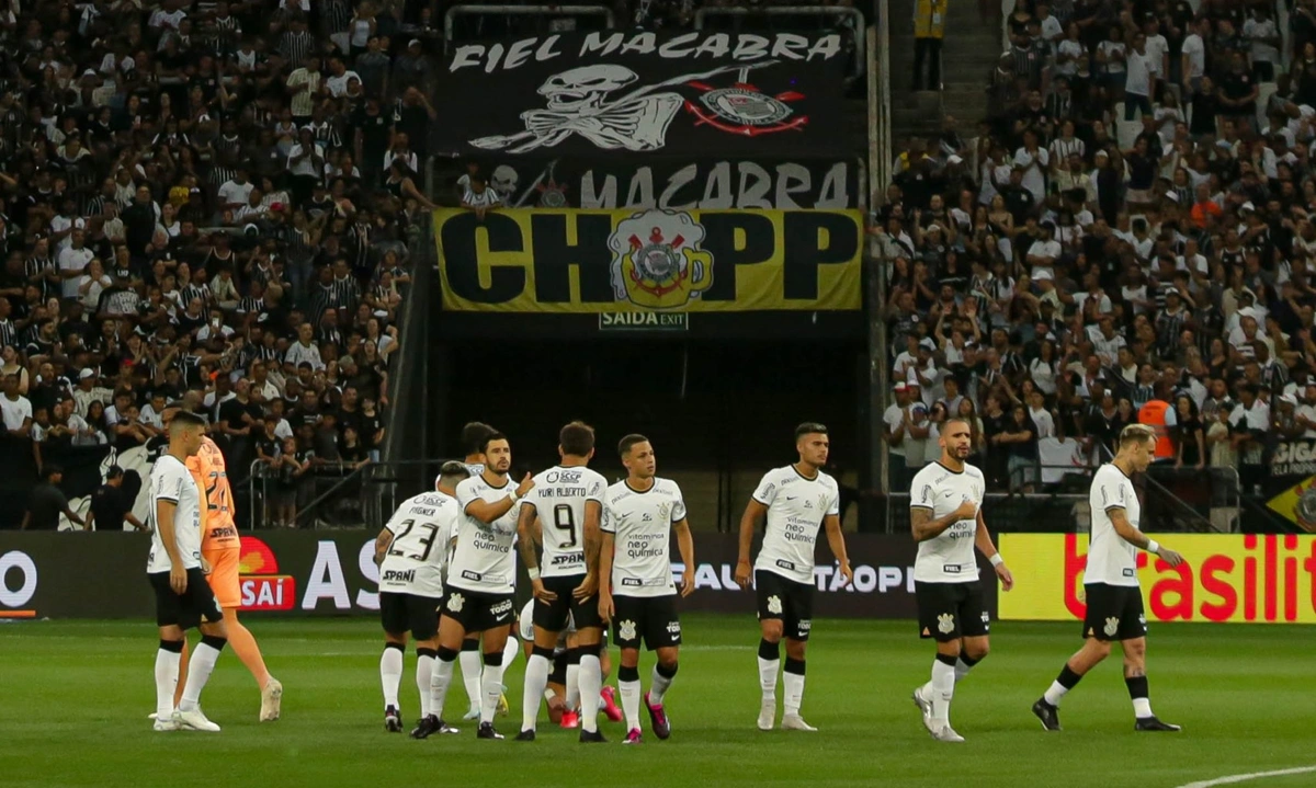 Corinthians enfrenta o Estudiantes na Neo Química Arena