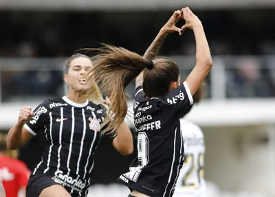 Corinthians vence o Santos na vila Belmiro pela primeira partida da semifinal