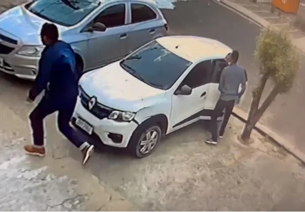 Criminosos foram flagrados por câmeras de segurança no momento da execução do sargento Carvalho Júnior